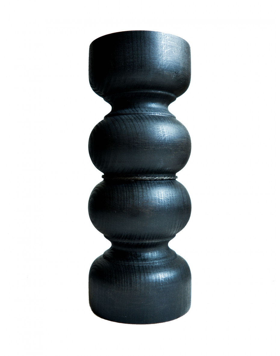 Čierny  svetnik z dreva - výška 24,5 cm, priemer sviečky 8 cm